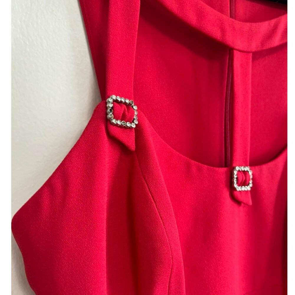 Red Dress - Picture 4 of 6